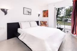 Orange Room thumbnail 1